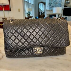 Chanel Black Quilted Caviar Shoulder Bag with Gold-Tone Hardware